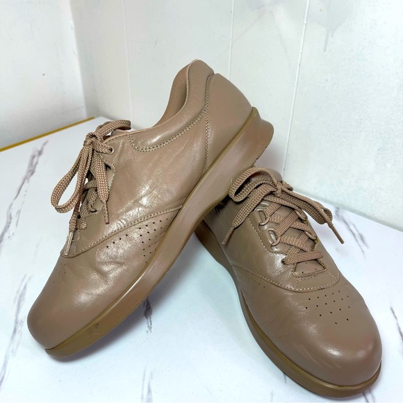 SAS Women's Tan Leather Shoes - Picture 4 of 10